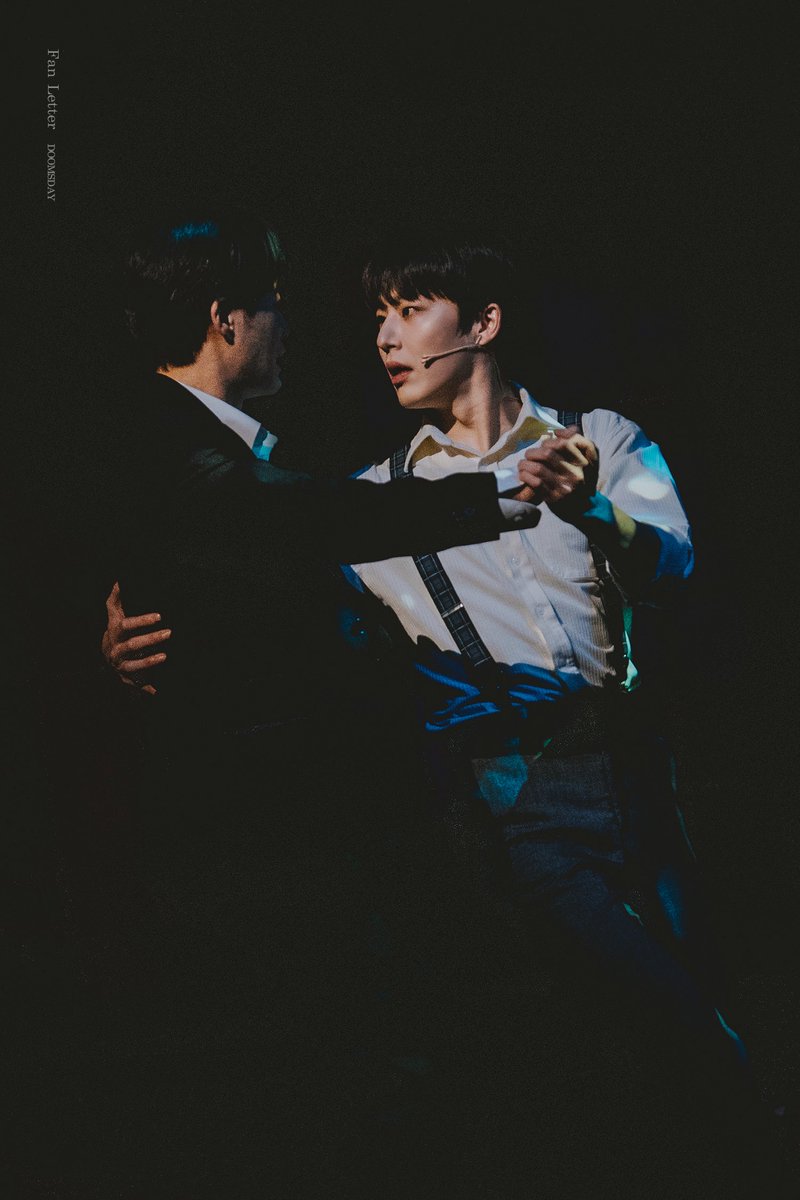 dooomsday_'s tweet photo. 260129 뮤지컬 <팬레터> 
김해진 役 김종구
정세훈 役 원태민

스페셜 커튼콜 "섬세한 팬레터" 中 https://t.co/GkgoLXumzt