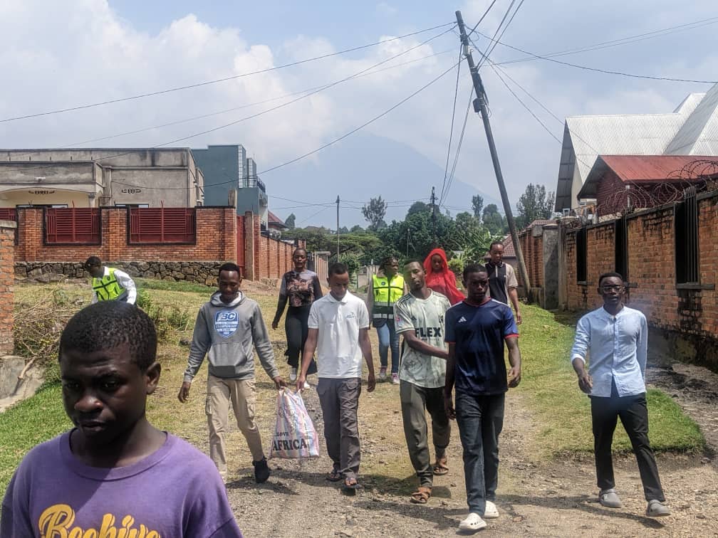 MSYvolunteers's tweet photo. None Ku wa 29/01/2026, Youth volunteers #Muhoza sector twifatanyije n'intore ziri kurugerero ndetse n'abayobozi binzego zibanze Bo mu mudugudu wa mpenge mu gikorwa cy'ubukangurambaga bw'isuku n'isukura,ni igikorwa cyabereye mu kagali ka Mpenge, umudugudu wa Mpenge. #Ntakudohoka https://t.co/837AKRfrSZ