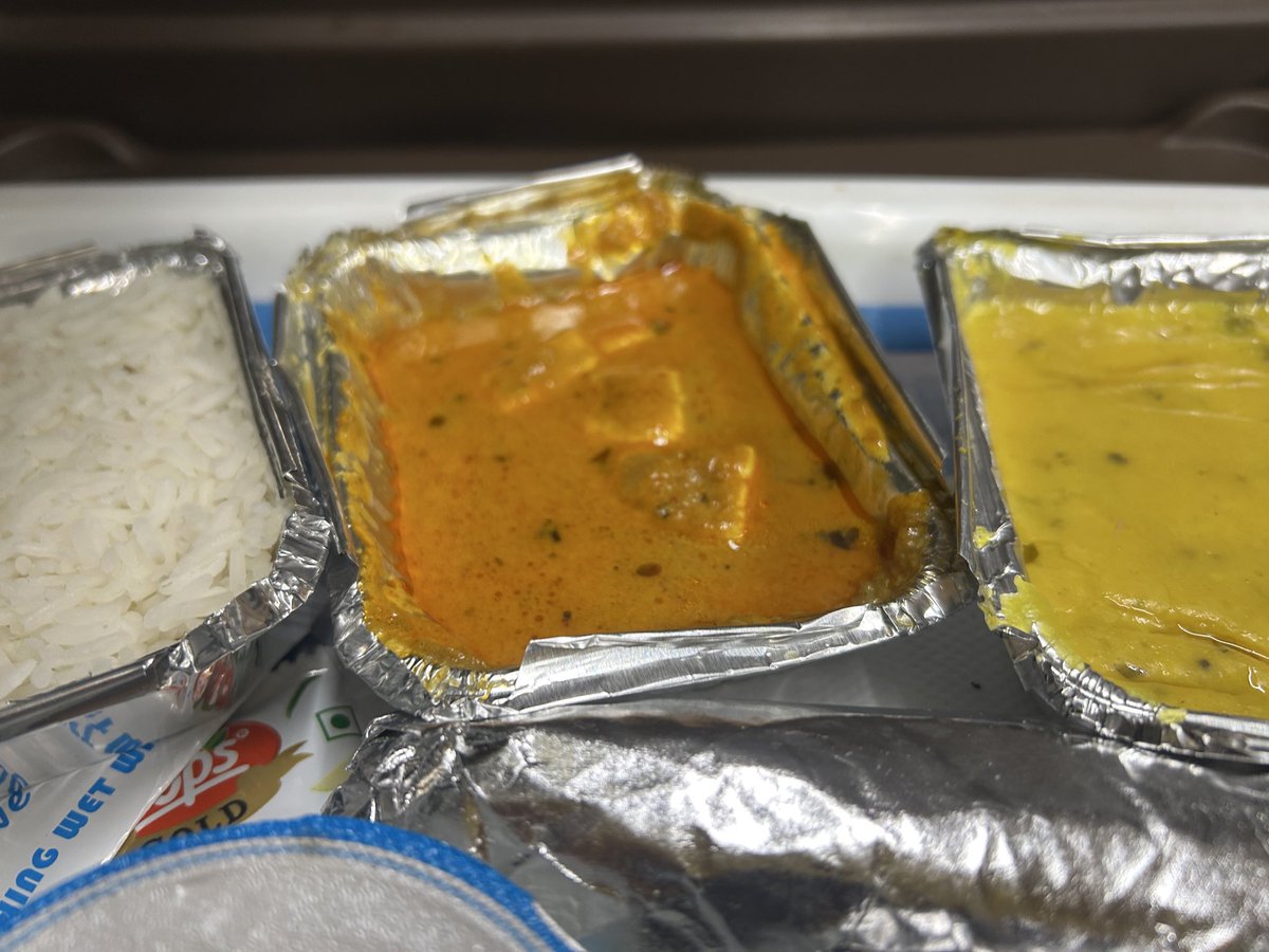 shahi_vj's tweet photo. @IRCTCofficial @RailMinIndia @PMOIndia @VandeBharatExp 
Infrastructure means nothing without maintenance, deeply concerned about world class upkeep. Dirty toilets, filthy seats and floors, and pathetic food &amp; hygiene. E2 jan 29 26 Khajuraho,-Agra. Portions to be audited https://t.co/IaFwUKszC8