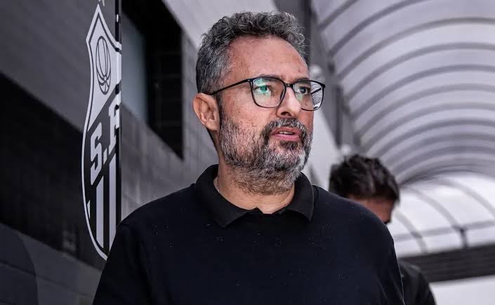 ComandoSantista's tweet photo. O cara prioriza trazer jogadores por vínculos com agências/empresários do que mapear o mercado para qualificar o elenco.

Que péssima montagem de elenco. #ForaMattos https://t.co/vbpS0cBo1K