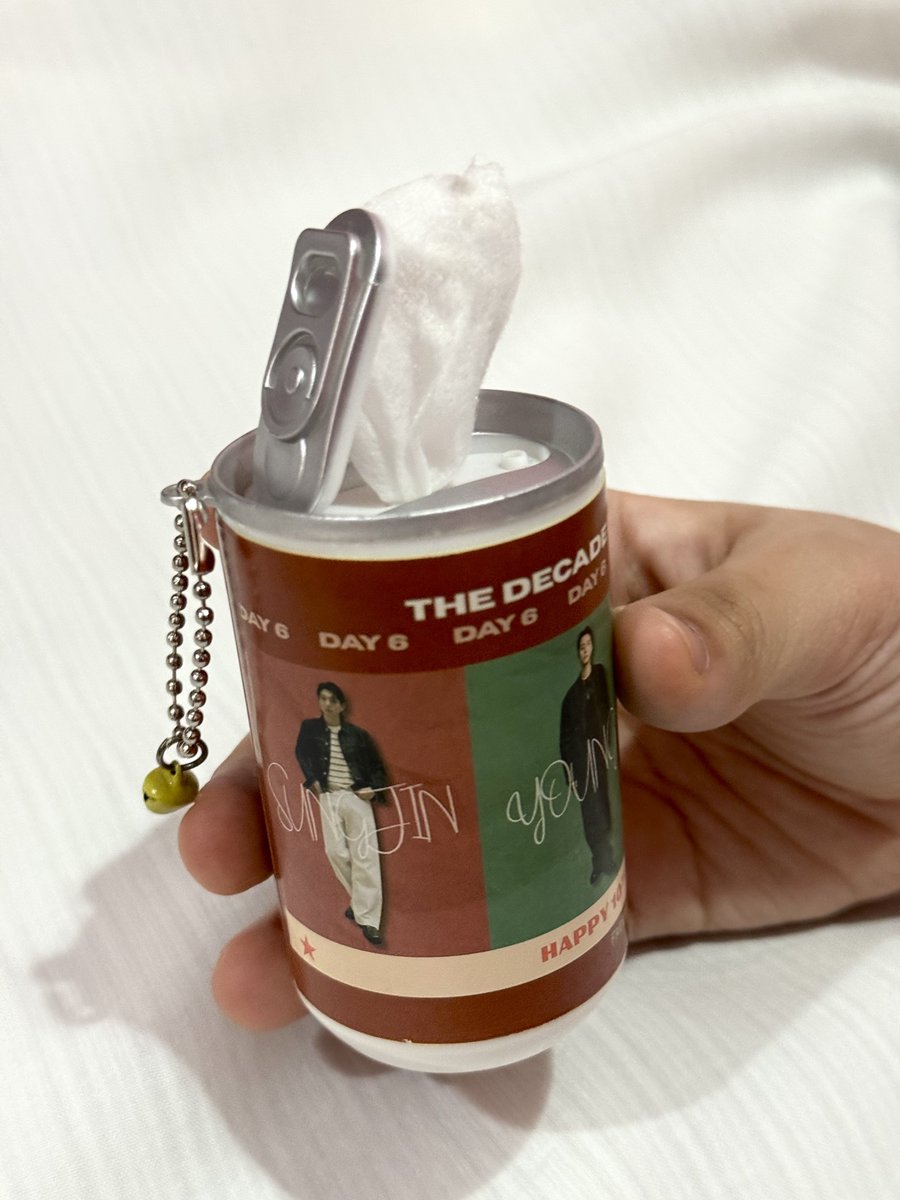 kwonbobpul's tweet photo. 🍀 DAY6 THE DECADE IN KUALA LUMPUR FREEBIES 🍀

1 canned wet tissue keychain per person ( limited quantity!)

📍Axiata Arena (exact time and location TBA)
🗓️ 31/01/26

RT &amp; share are appreciated~ see you there! 🫶🏻

#DAY6inKL #TheDECADEinKL https://t.co/C3a3OTl5zT