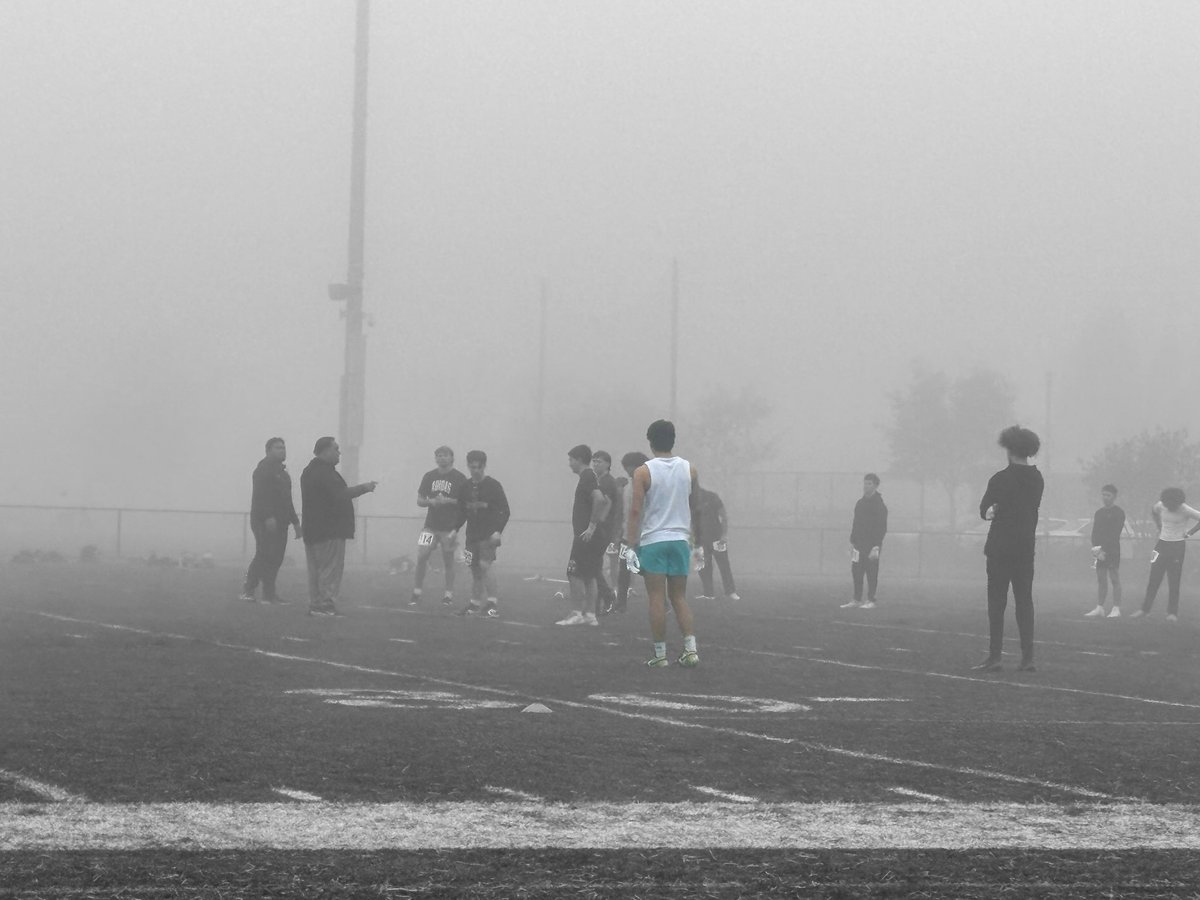 ThomasSanc15107's tweet photo. Enjoyed showing my skills at the Elk Grove Prospect Camp a couple weeks ago, CB/WR https://t.co/toOUF8PIPz