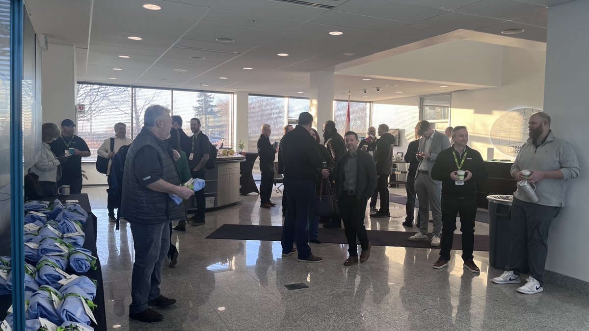 Phoenix Contact CA tweet media