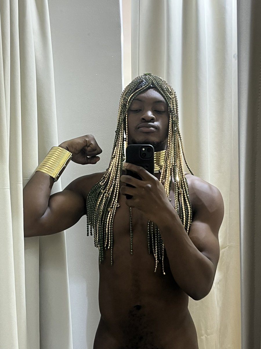 theeeniola's tweet image. I almost forgot to post these when I was playing around w costume lol