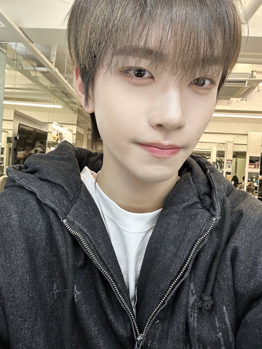 NewBeat_twt's tweet photo. [#조윤후]

🎨🎨 https://t.co/YhOUER6NnF