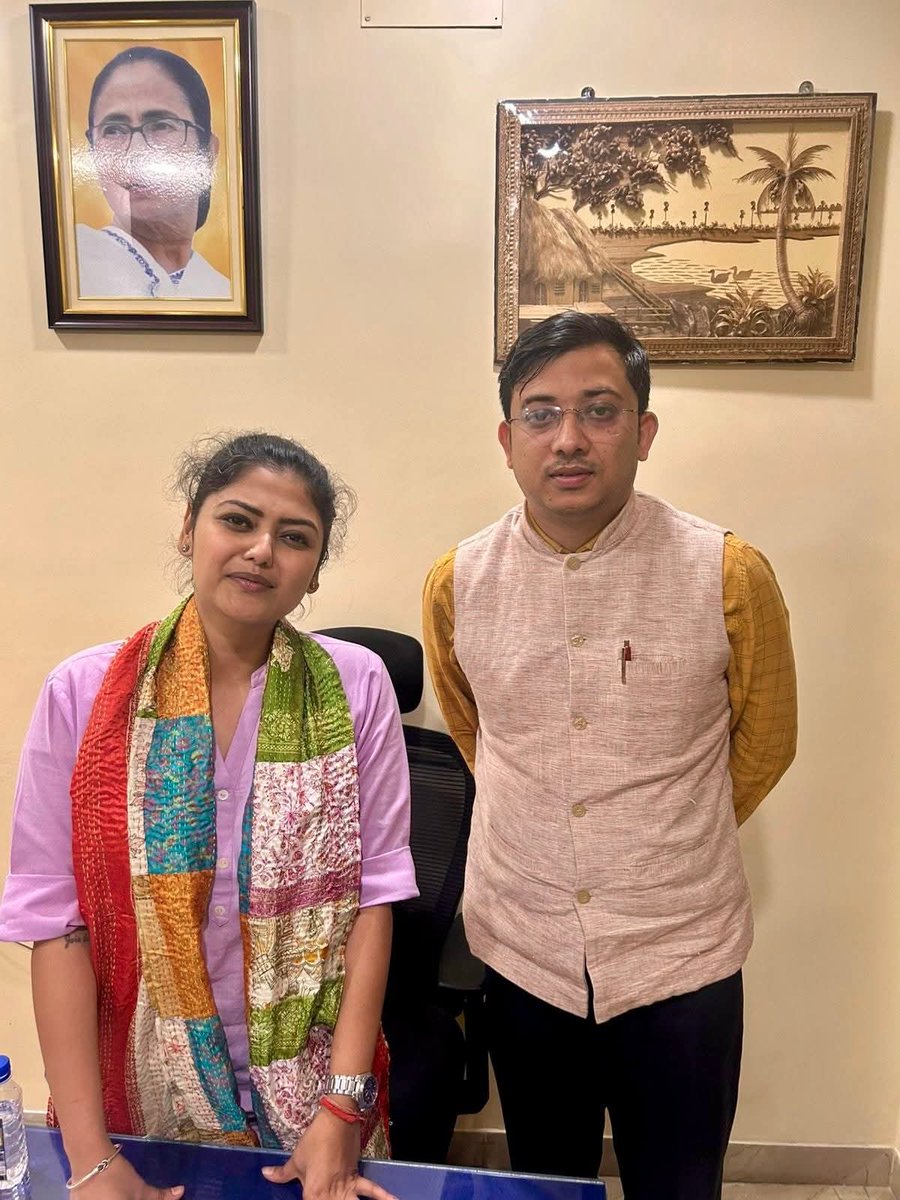 aitctuhin's tweet photo. আজ @AITCofficial এ #যাদবপুর @AITC_Parliament কেন্দ্রের প্রিয় #সাংসদ এবং #রাজ্য @TrinamoolYouth  সভানেত্রী আমার @sayani06  সাথে সৌজন্যে সাক্ষাৎ 

#SaayoniGhosh 
#KhelaHobe https://t.co/7TupziGOZq