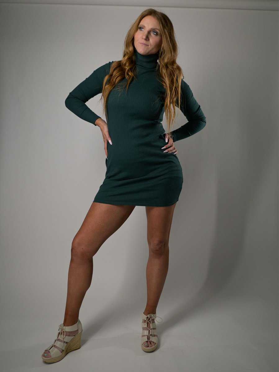 Positively_Step's tweet image. Modeling my short green dress.