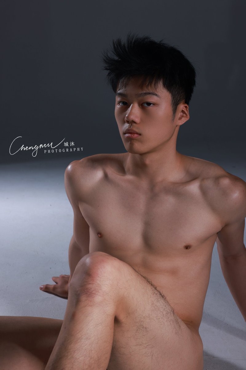 城沐-男体摄影 tweet media