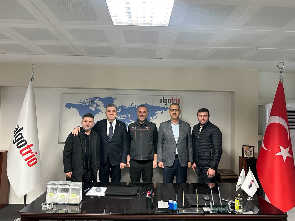 📍Söğütlü

Milletvekilimiz Lütfi Bayraktar, Söğütlü Belediye Başkanımız Selçuk Kurt, İlçe Başkanımız Suat Dirhemci ve kıymetli dava arkadaşlarımızla birlikte yeni 3. OSB’de bulunan Algotrio Fabrikasını ziyaret ettik.

Yönetim Kurulu Başkanı Ferhat Sinan Sarp ve Algotrio ailesine