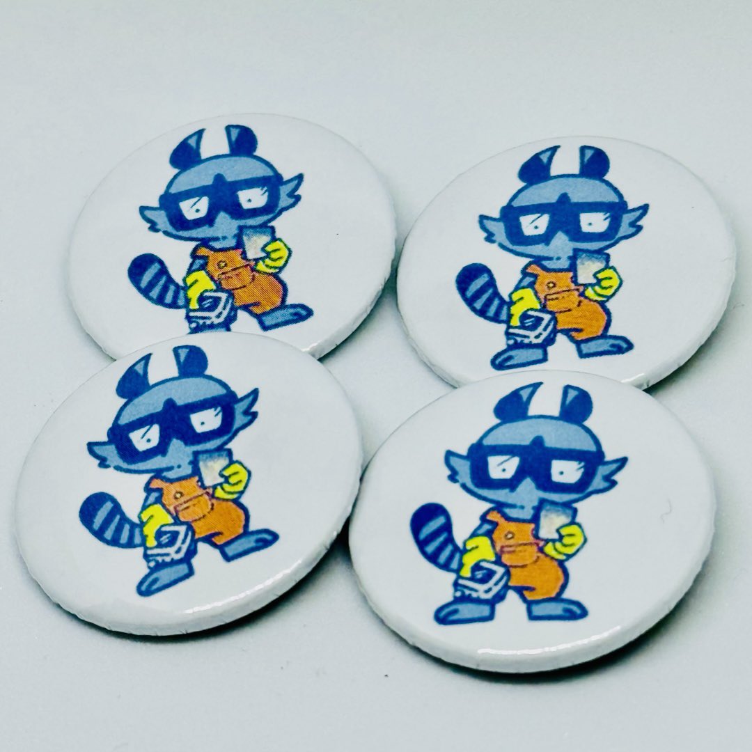 久々の新デザインの缶バッジです。今回はお友達のわわさんにデザインし