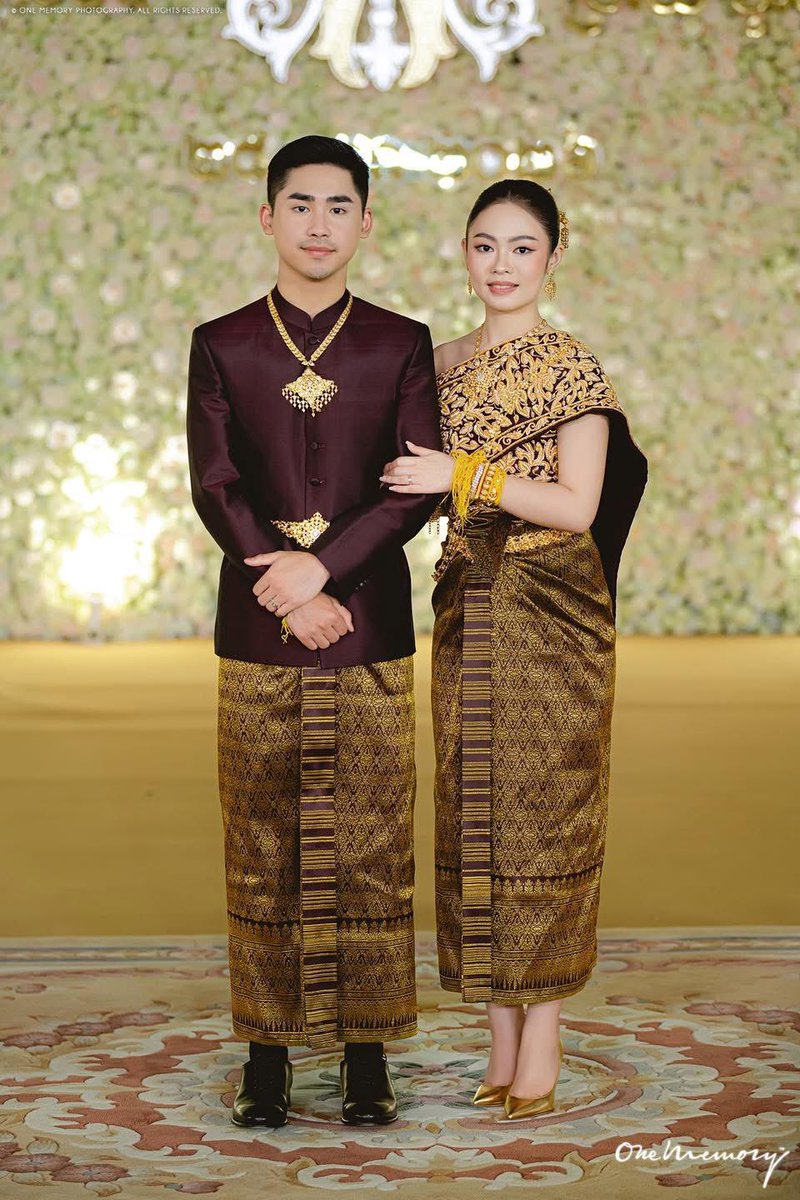 KonKhmerMK's tweet photo. Beautiful new marry couples in Khmer tradition wedding dress π° π°ππ°π https://t.co/JgJ94yJDGH