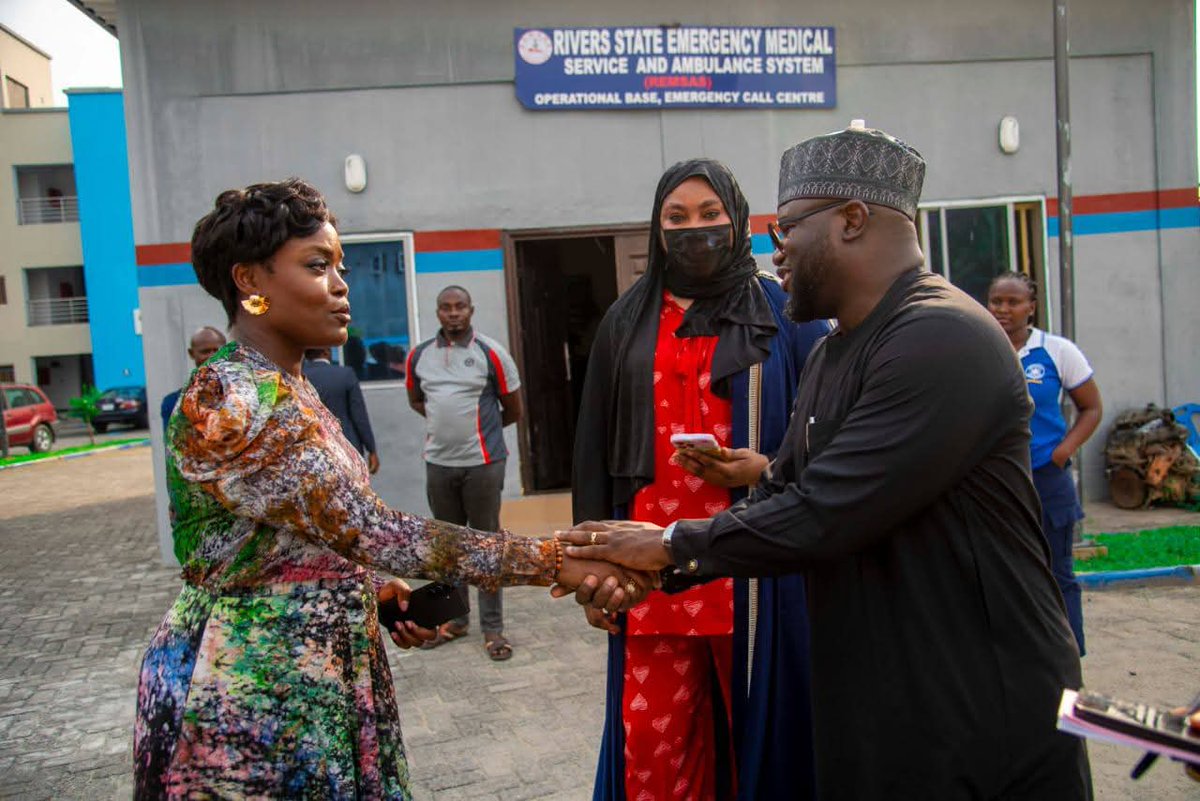 obaofph01's tweet photo. Rivers State Receives Boat Ambulance to Tackle Maternal Mortality

The Rivers State Government has received a boat ambulance from the National Emergency Medical Services and Ambulance System (NEMSAS) to improve emergency healthcare delivery and reduce maternal and neonatal deaths, especially in riverine and hard-to-reach communities.

The donation was presented by NEMSAS Program Manager, Dr. Doubra Emuren, to the Commissioner for Health, Dr. Adaeze Chidinma Oreh, who expressed appreciation, noting that the ambulance will strengthen emergency response and provide critical care and transportation for pregnant women and newborns.

#Health4AllRivers