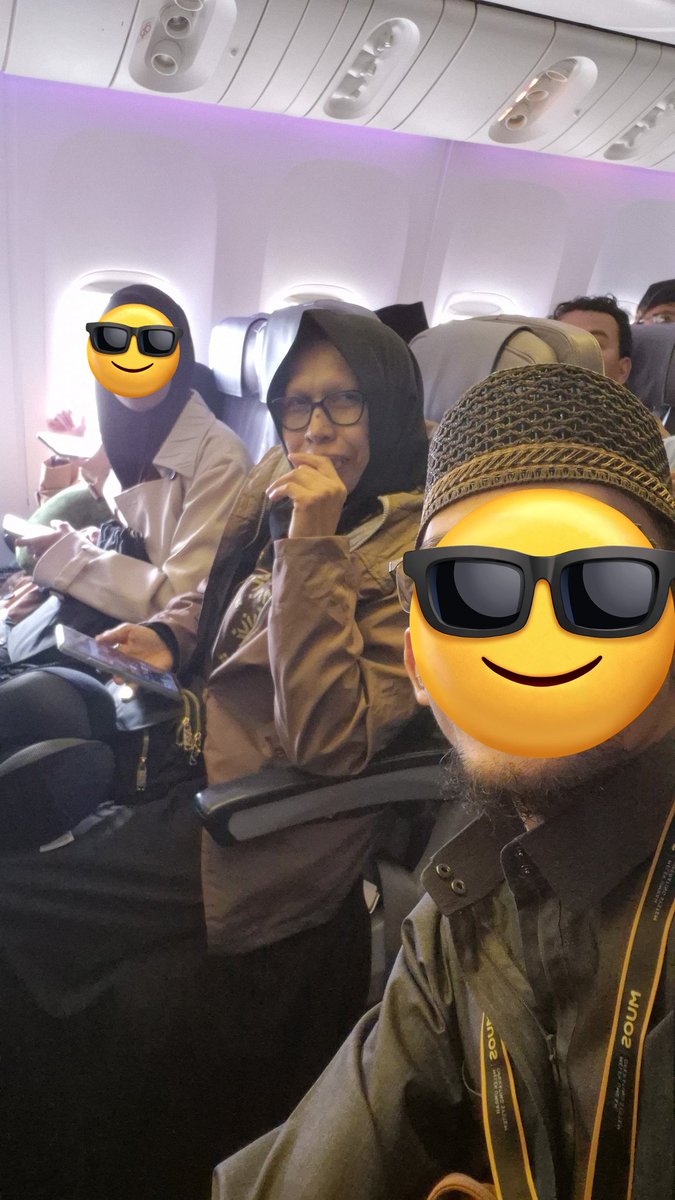 BREAKING NEWS 
Tadi pagi nganterin mbah Qinan naik pesawat guys 🤭