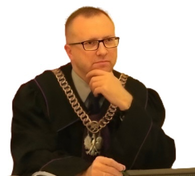 DorotaKania2's tweet photo. 🔥Emerytka – wyrok za wpis w internecie.
Agresja wobec policjanta – czyn „mało szkodliwy społecznie”.
Nastolatek postrzelony z rewolweru – sprawa umorzona.
Trzy historie z Torunia. Jedna debata: jak mierzy się dziś sprawiedliwość?
Czytaj 👇
https://t.co/Lm48df7fS8 https://t.co/aX9P1QQH3x