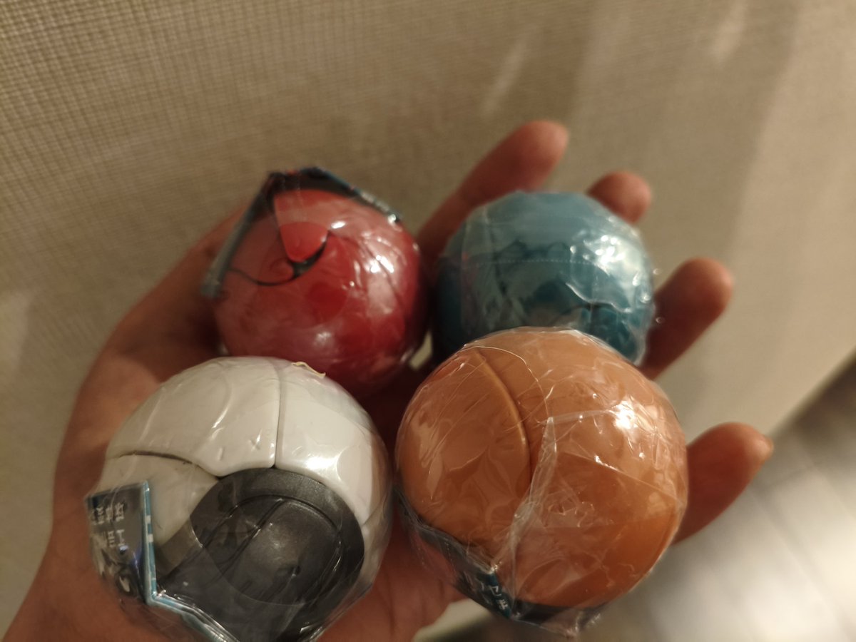 avalonsystem's tweet image. うぉー！探し回ったけど無事ゲット！＠滋賀県守山市
しかも4回連続で色ちコンプ！！仕事頑張ったかいがあった…
#カプセルトイ #カニタマ