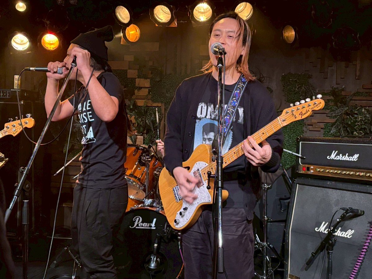 fromhell1000000's tweet image. 地獄開けました

音楽やってそうなルックスがおっついて来た

#BAR地獄　#ミッテラ会館　#アメ村　#メンヘラ財団