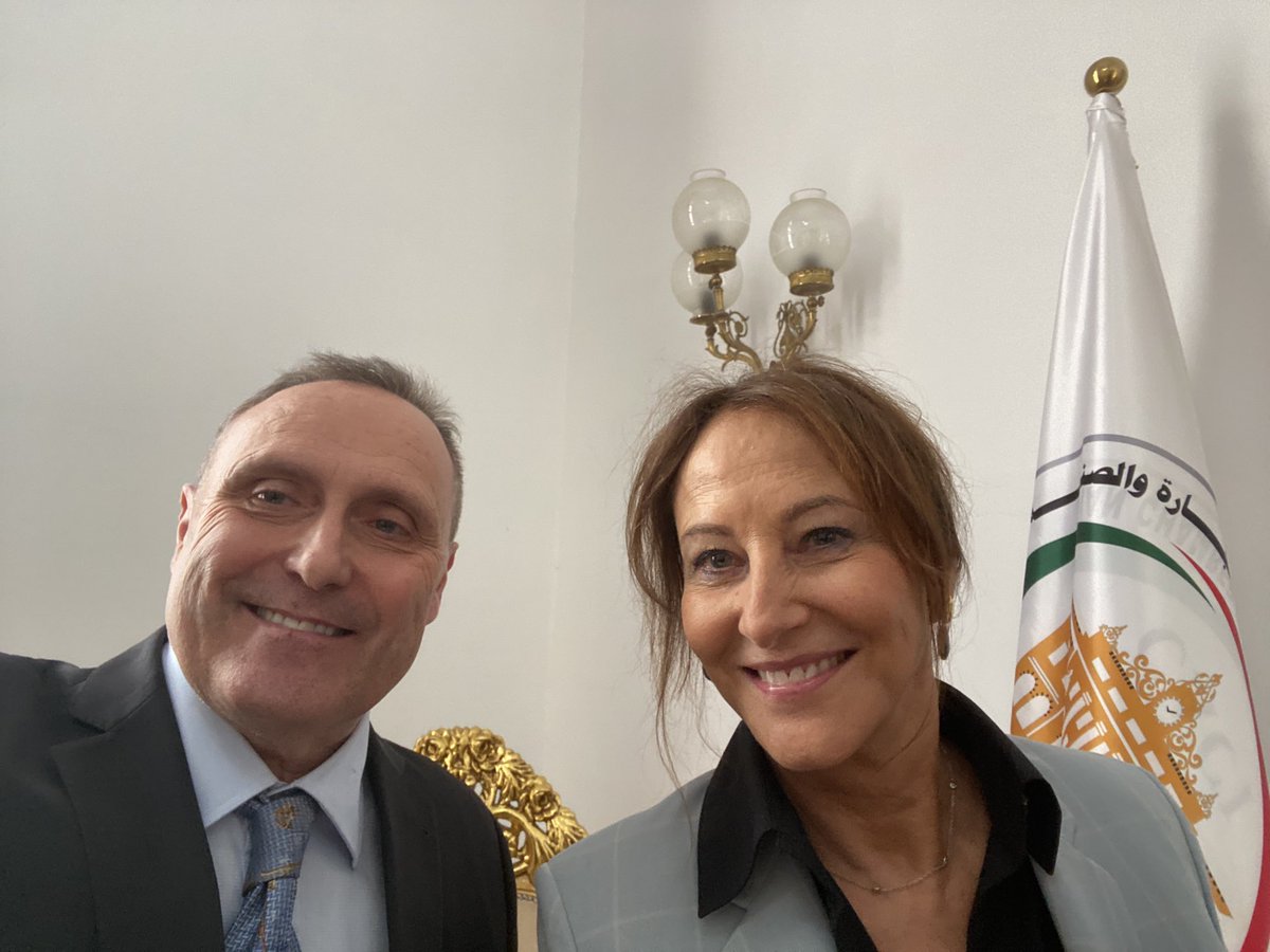 BouderbaMoncef's tweet photo. Bienvenue à SÉGOLÈNE ROYAL a Alger https://t.co/4cS0yIlxAc