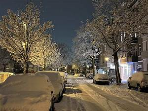 Kaum wird der Deckel flächendeckend an den Flaschen befestigt und - schwuppdich - den Klimer gehts wieder gut! Ich bin absolut beeindruckt! Sogar hier im "Land zwischen den Meeren".
Mehr davon!