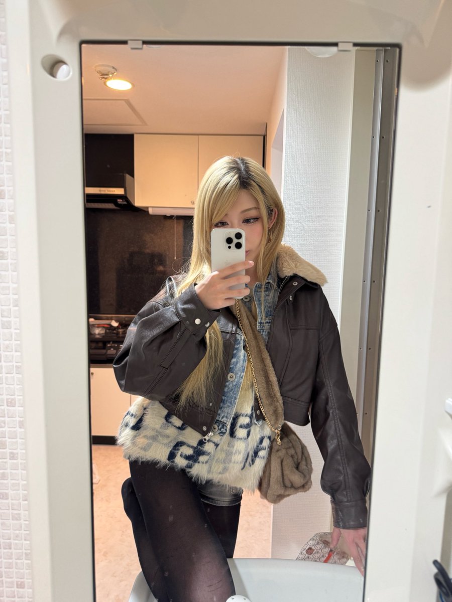 구도 같은거 좀 더 똑같이 찍어볼 걸 그랬당