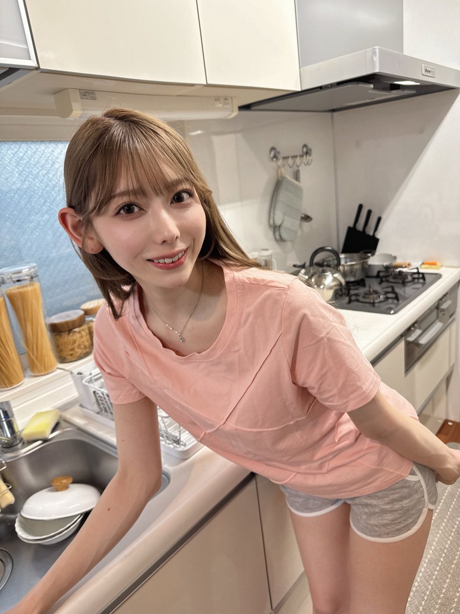 rui138_'s tweet photo. お風呂にするー？ご飯��するー？
それとも、、🤫︎💕︎︎ https://t.co/QChfhQuECC