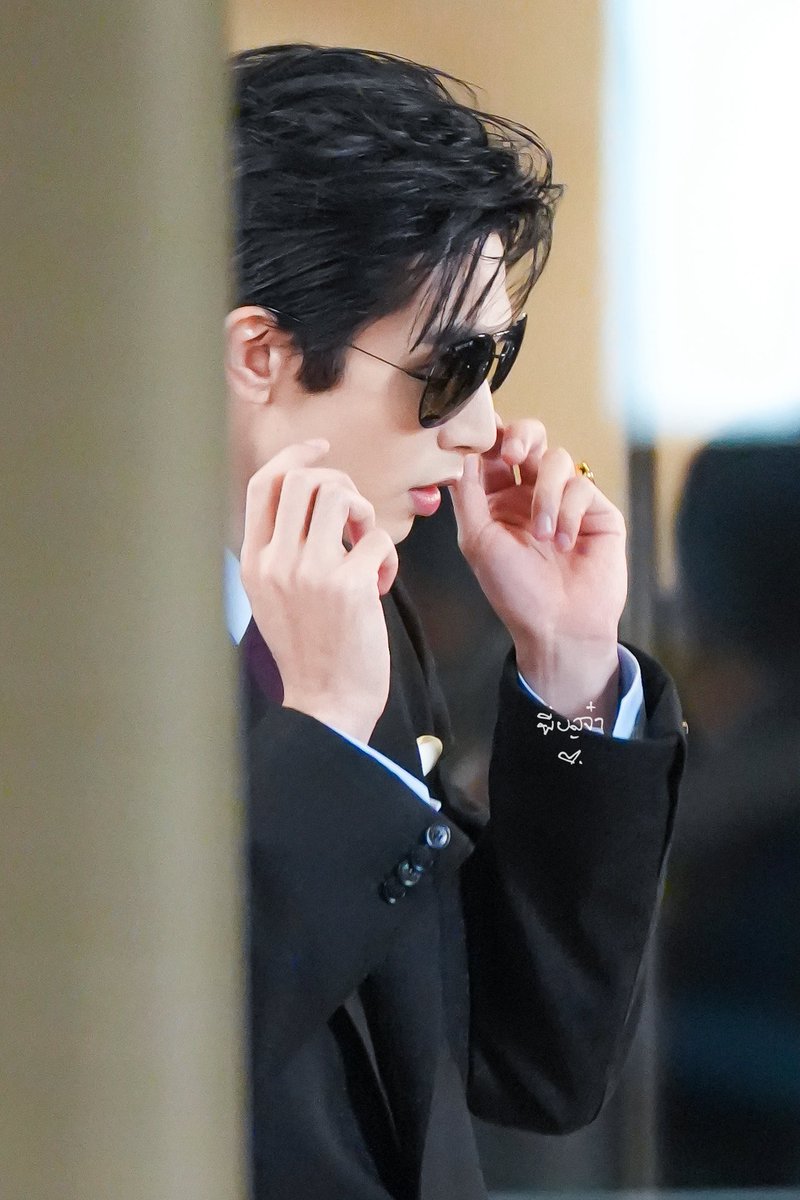หล่อแสบตามาก

#GUCCI 
#GucciCentralEmbassy 
#SongWeilong #宋威龙 #ซ่งเวยหลง