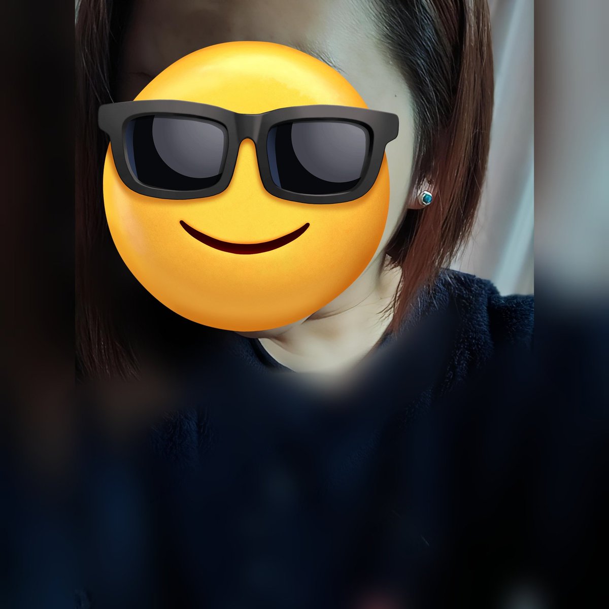 m_kur0's tweet photo. ついに念願のピアス買いました🥹💙
クーポンを延長していただけたのもあってポチッとしたよ😂
#EnSage #yesung
(※バリバリ部屋着だからぼかしてる😂) https://t.co/eEHmWh1mqY