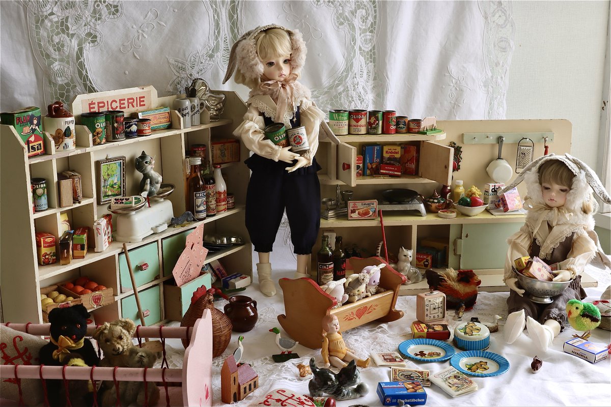 mononomigoto18's tweet image. ２月１日(日)Doll's Myth.61に参加させていただきます☺︎

写真はフランスやドイツで見つけてきた
エピスリー（食品棚）に
いろんな国のミニチュアをぎゅぎゅっと詰めたものを撮ってみました◎

他にもお持ちするものをこの投稿につなげていきます☺︎↓

#ドルミス61
#ドルミス61販売