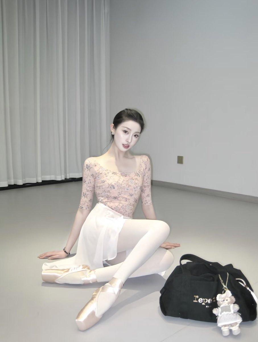 2138jjj's tweet photo. 好的体服穿到身上感觉就是不一样，魅力四射 https://t.co/hyjiuRElpm