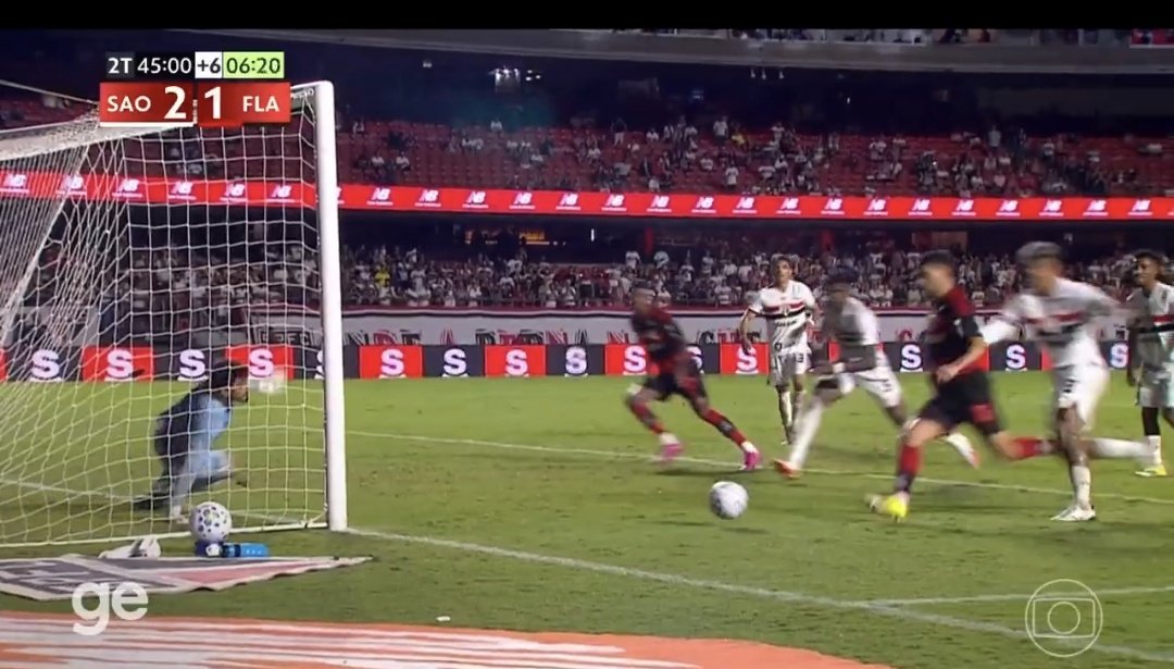 Demétrio Vecchioli tweet media