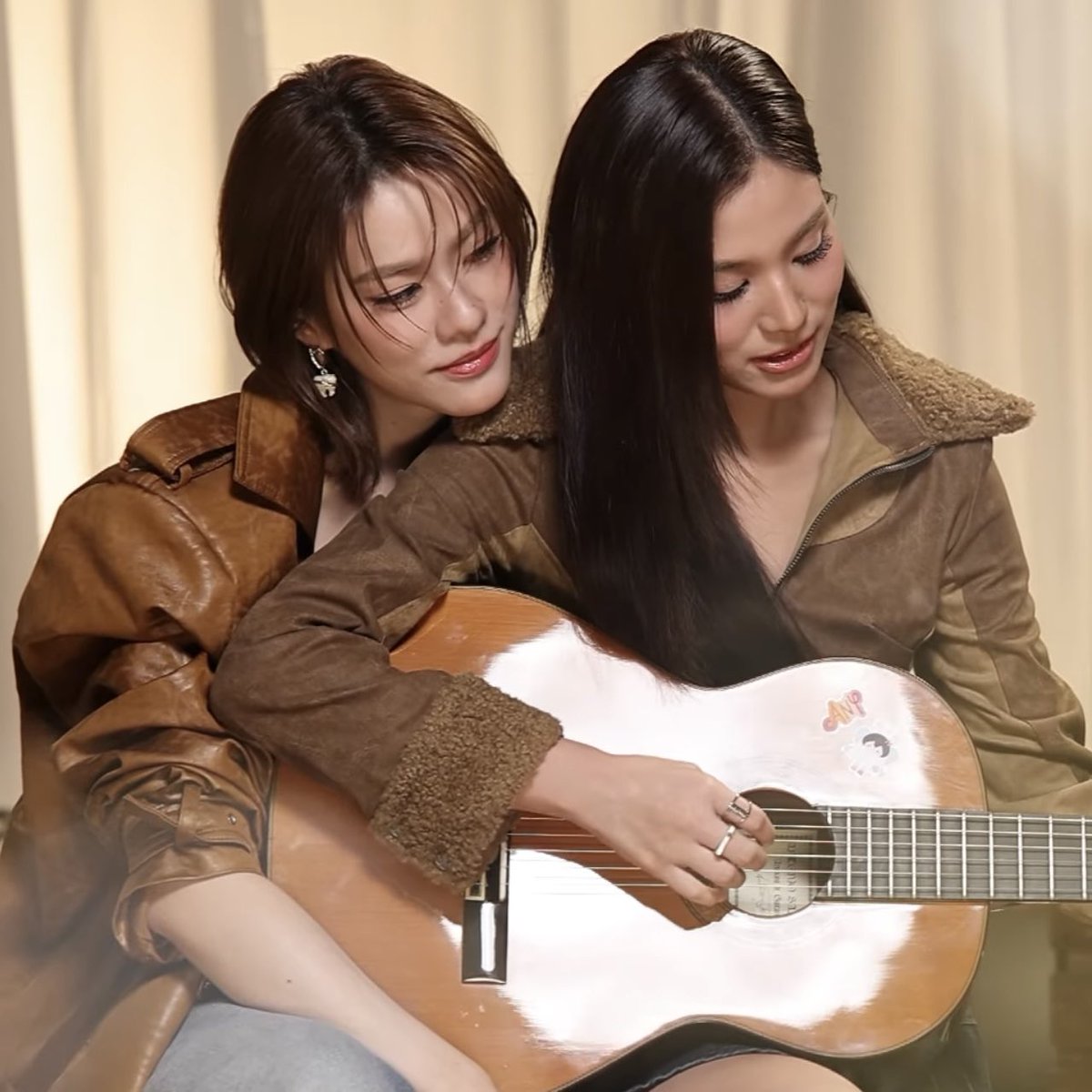 any_oneloveme's tweet image. มู้ดดีมากอะ 😭😭😭😭😭😭😭 ไม่เหมือนถ่ายโปรโมทคอน เหมือนถ่าย pre-wedding 🫠🫠🫠🫠🫠🫠🫠🫠🫠🫠🫠

(( #emibonnie #EmiBonnieLoveSession ))