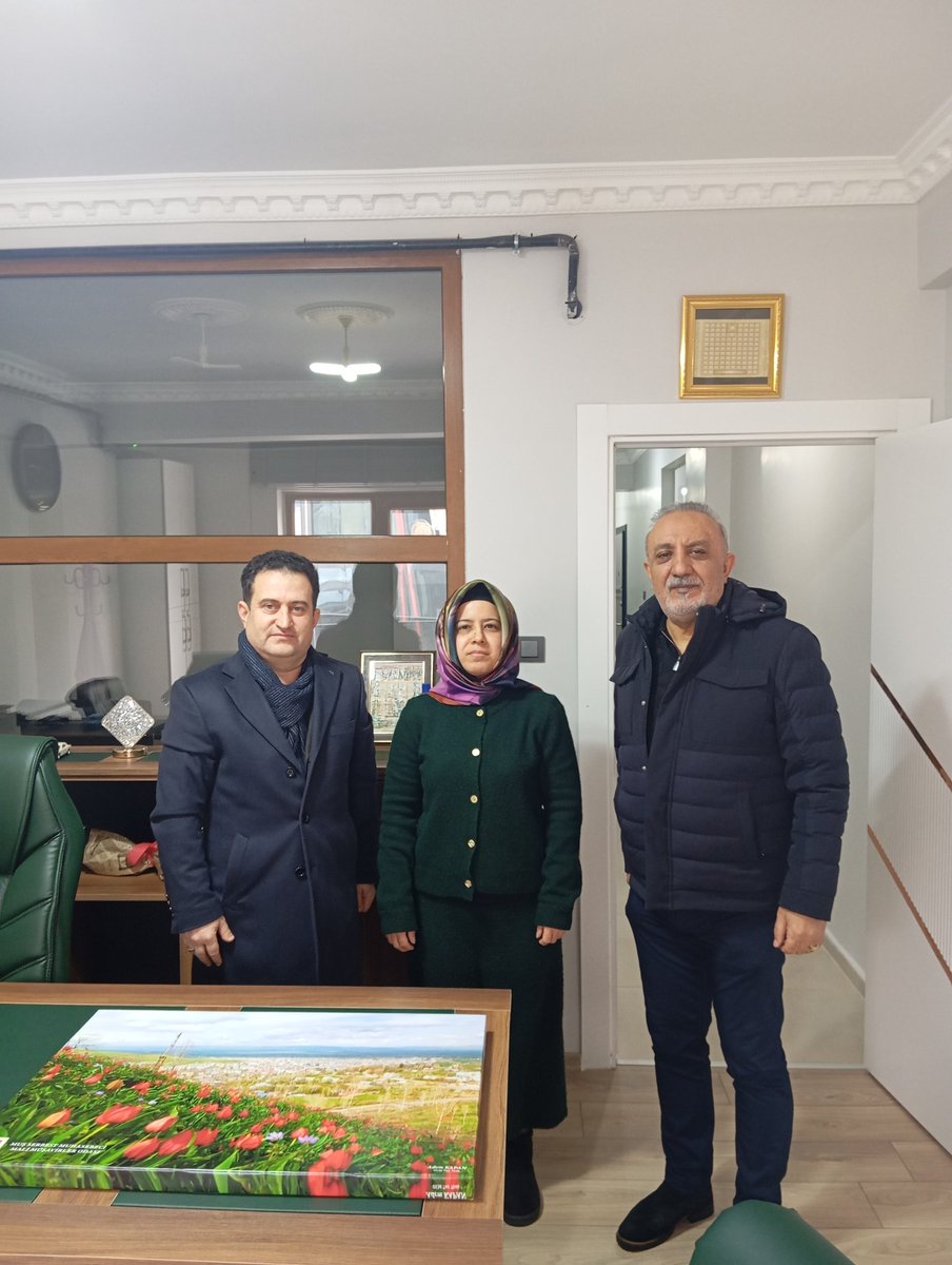 Oda Başkanımız Kutbettin SÖNMEZER Başkan yardımcımız Ramazan GÜLER ve Oda Sekreterimiz Hamdüsena ACAR ile birlikte Yeni ofis açan meslek mensubumuz Dilek KARAKAYA'yı ziyarette bulunduk. Misafirperverliklerinden dolayı teşekkür eder, Meslek hayatında Başarılar dileriz