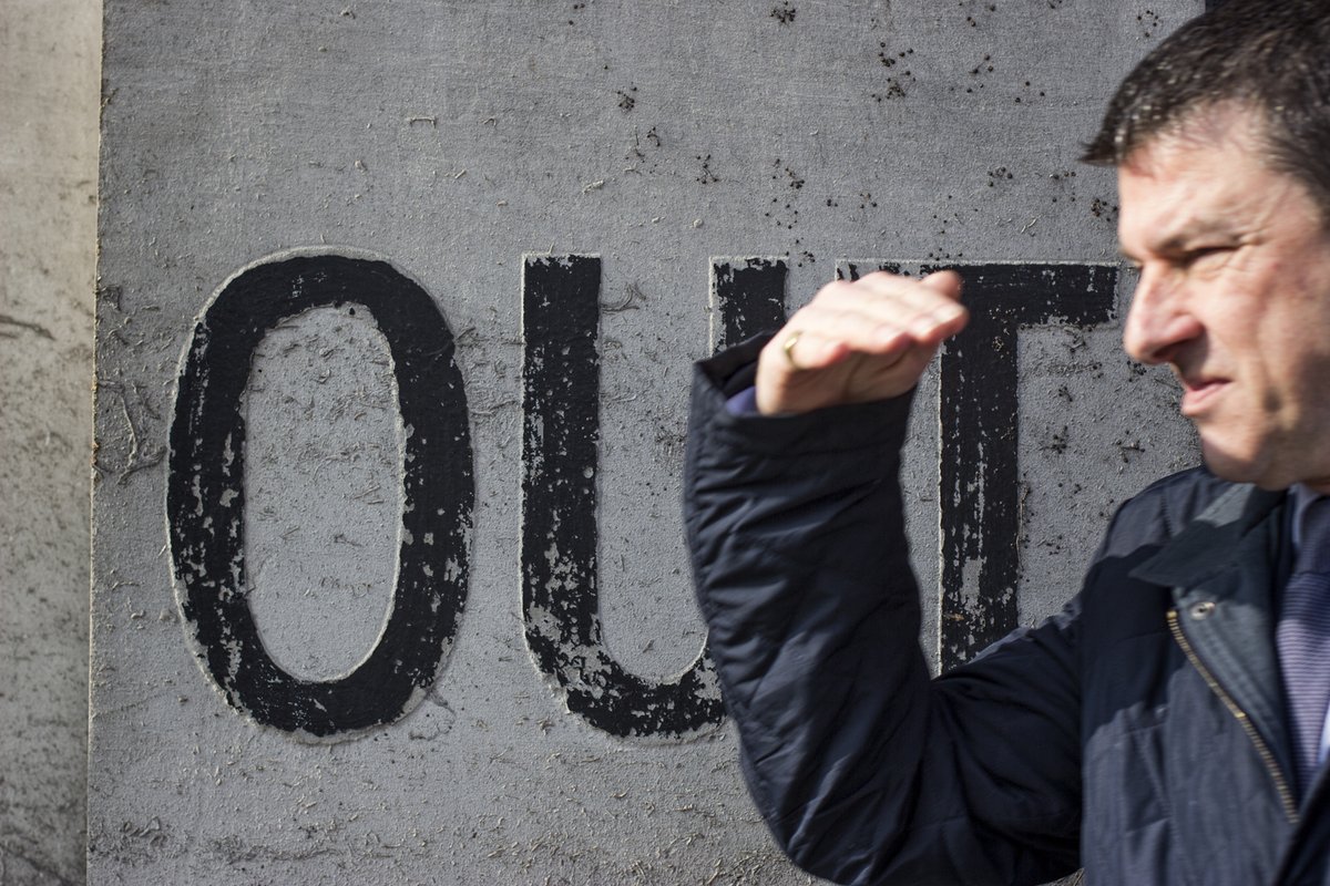 plw1053's tweet image. OUT.... photo bombed!! #plw1053 #OUT #signage #photobombed #street #Documentary #London #tenfiftythreeimages @The_RPSLondon
  #London