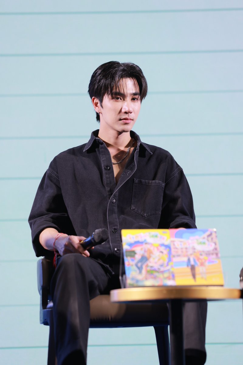 GmmtvShop's tweet image. นำภาพบรรยากาศ เพิร์ธ - แซนต้า ในงานเปิดตัว นวนิยาย รักครูเท่าโลกเลย Love you teacher มาฝากค่า

#LoveYouTeacherSeries
#สนามอ่านเล่น2026xGMMTV
#นายอินทร์สนามอ่านเล่น2026
#GMMTV