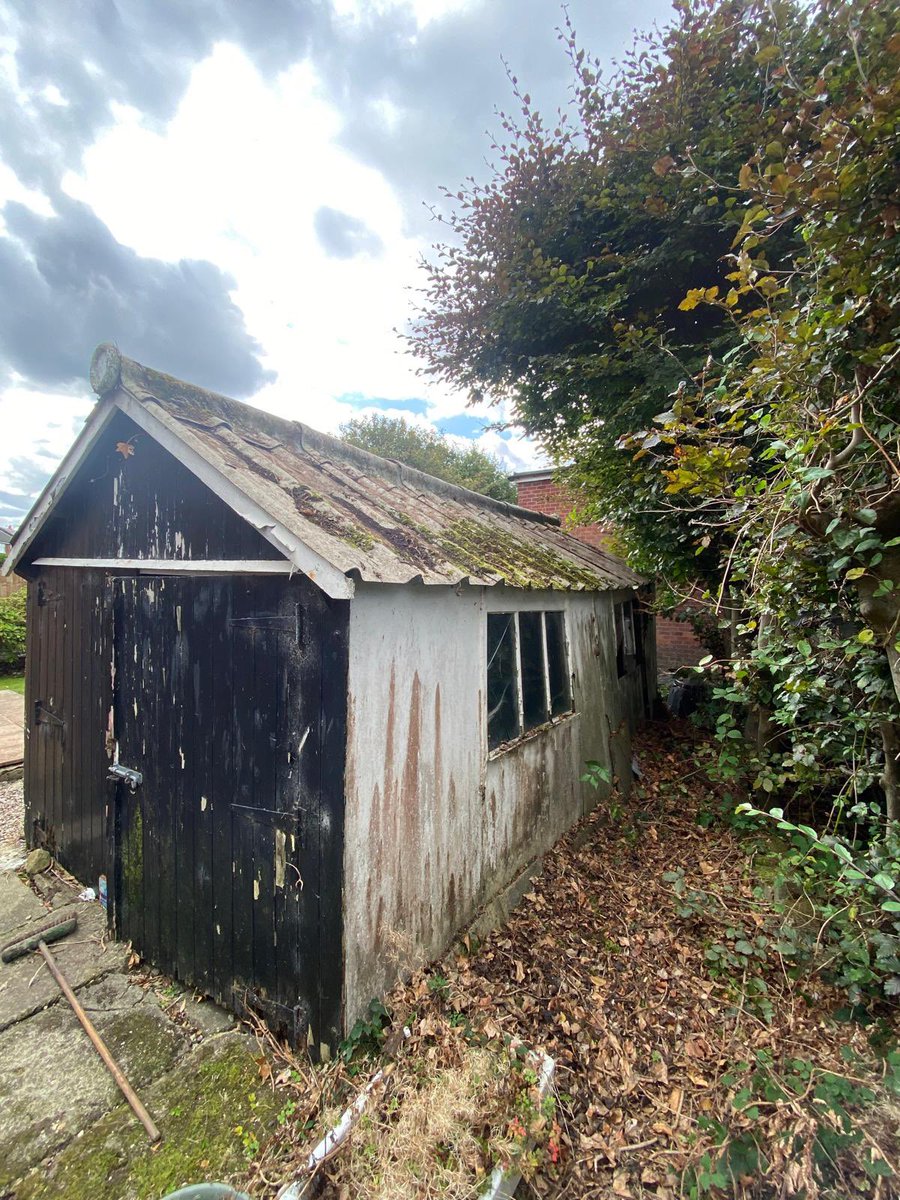 ArielTreeCare's tweet photo. Ivy removed from garage roof in preparation for the garage being removed by specialist contractors. 

https://t.co/52nBMrOpvO https://t.co/GvYOFOHEAs