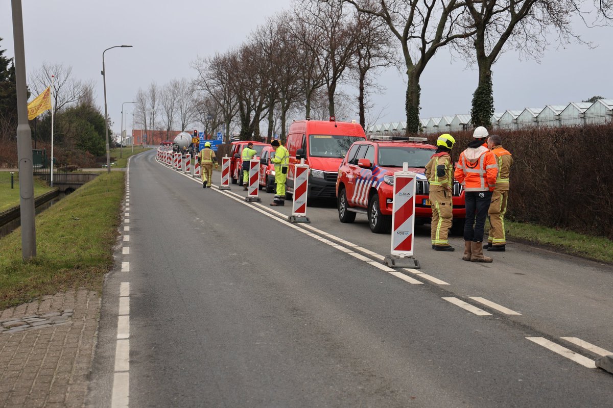 Foto en Video: Gaslekkage legt verkeer op Nieuwelaan in ‘s-Gravenzande plat. #wldebat #westland #nieuwelaan #sgravenzande #hoekvanholland

westlandreport.nl/nieuws/foto-en…