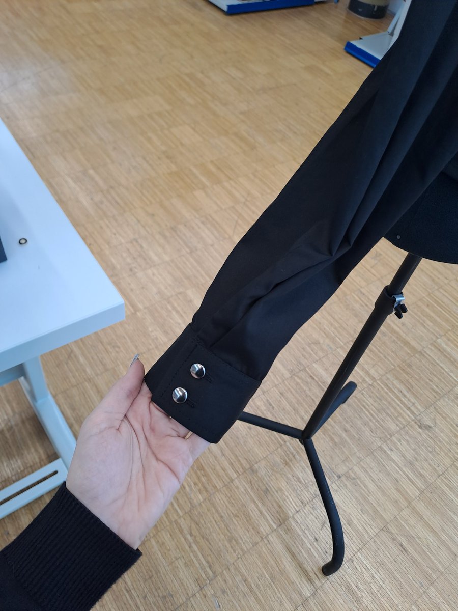 elfbitsomnia_'s tweet image. 끝