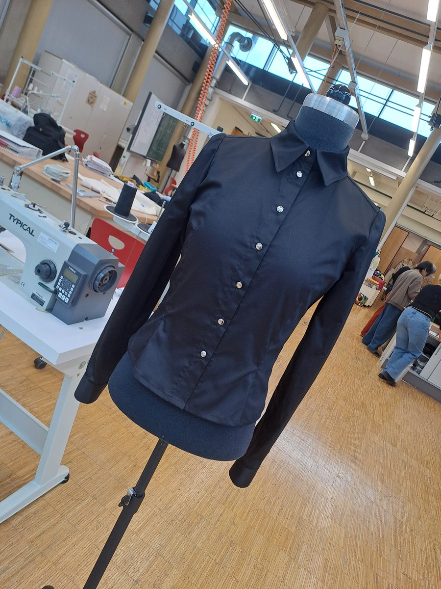 elfbitsomnia_'s tweet image. 끝