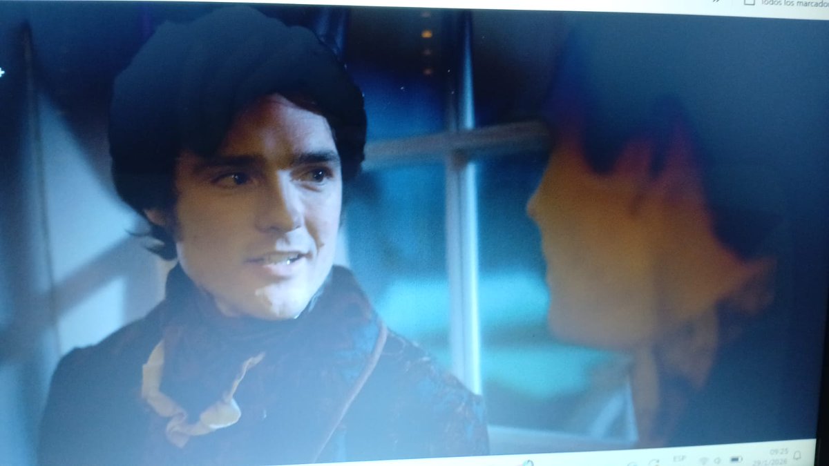 Benedict tuvo mas quimica con él que ni se como se llama que con sophie  #BridgertonS4