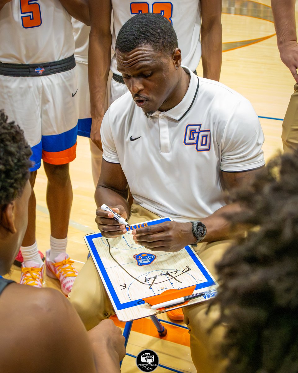 4YFilms's tweet photo. ⚡️Atmosphere was ELECTRIC
💪🏽 Ref let players PLAY
🔥Coaches made adjustments on the fly
🚨 GREAT GAME

College Park HS | @cp_hoops
vs
Grand Oaks HS | @GrandOaksHoops

WATCH MINI RECAP (FREE)
🔗 https://t.co/40KEMAtbaG

BECOME A MEMBER & WATCH FULL GAME RECAP WITH NO ADS RECAP
🔗 https://t.co/4l63YtKITM

@Ebube_Joseph11 @RcsSports @djones8301 @PUSHExposure @GDayHoopScout @ihss_houston @vypehouston @CoachAstephens @KenStephens716 @324Sports_