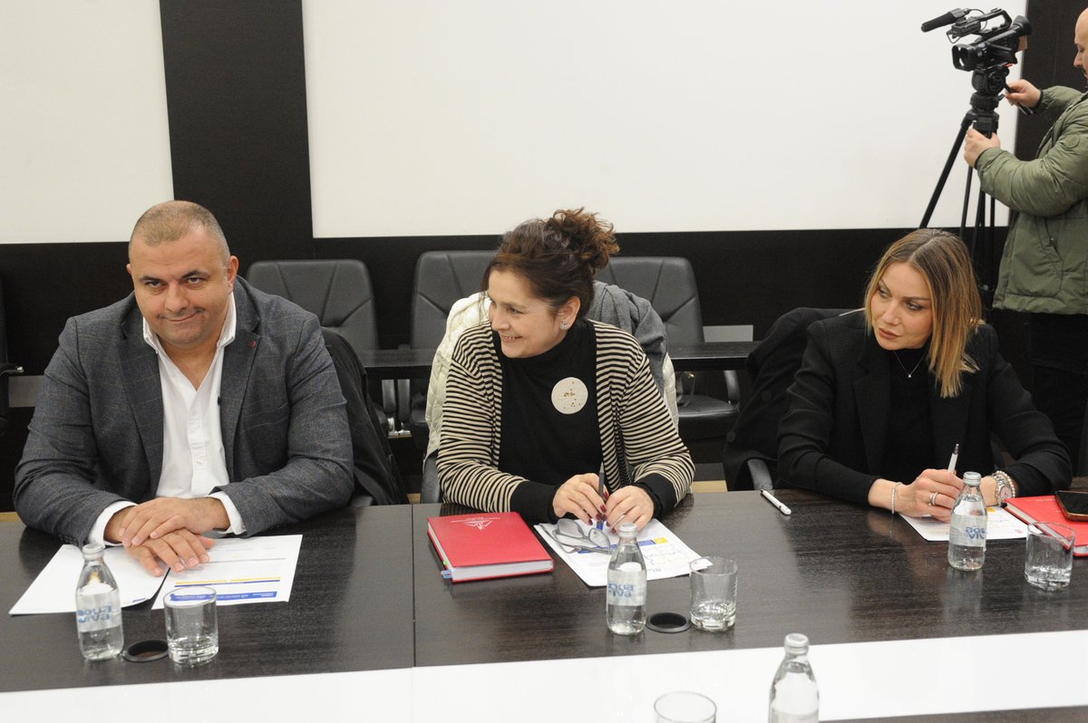 Ministarstvo za EI tweet media