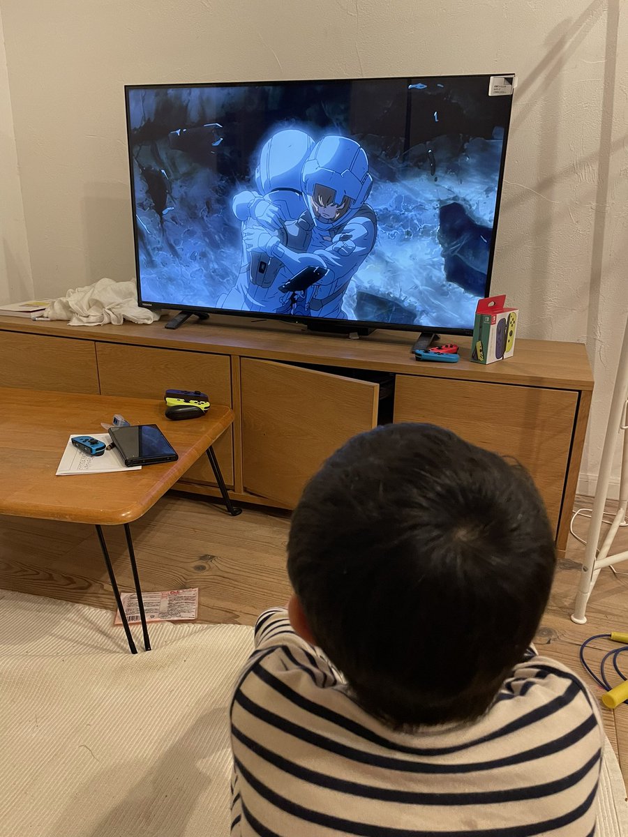 子「うわあぁぁっ！」
父「・・・ご臨終だ。」
子「やめて！」

#子供とガンダムと私　#ガンダムOO