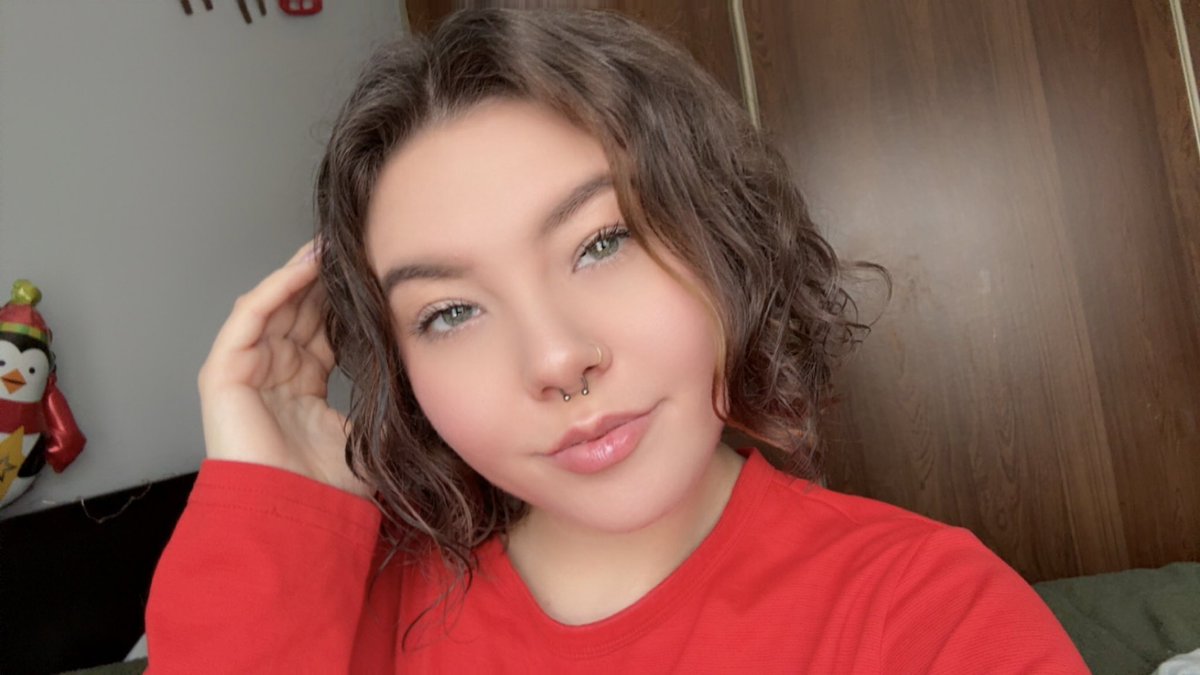 The difference between me and you is that at the snap of my fingers I can drain your bank account and well you let me cause your just that easy 😂 

Findom paypig wallet drain goddess