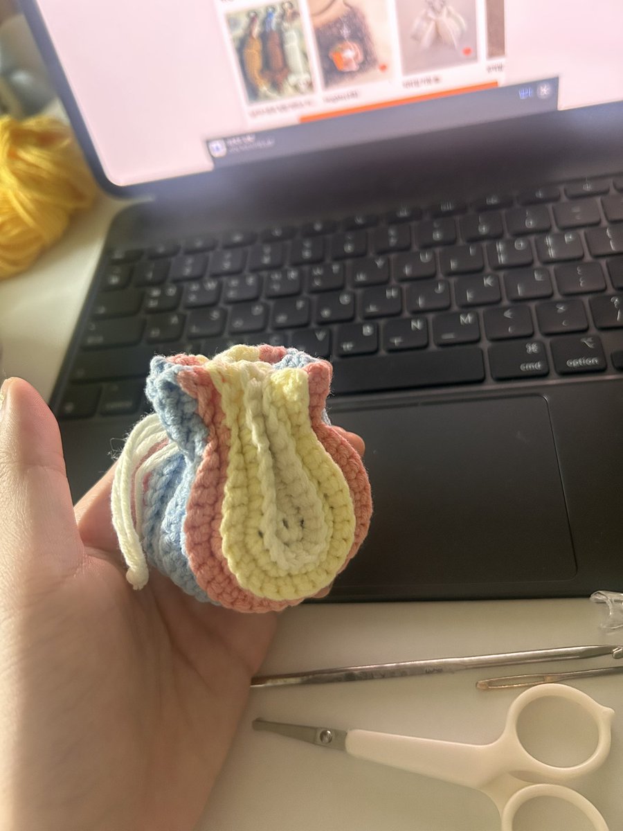 Cell_crochet_'s tweet photo. #뜨친소

코바늘 위주로 뜨개 합니다!!
귀여운 키링용 인형이나 소소한 소품 뜨는 걸 좋아해요 ㅎㅎ 
흔적 남겨주시면 찾아가겠습니다…!!! https://t.co/pwKdqw9rAB