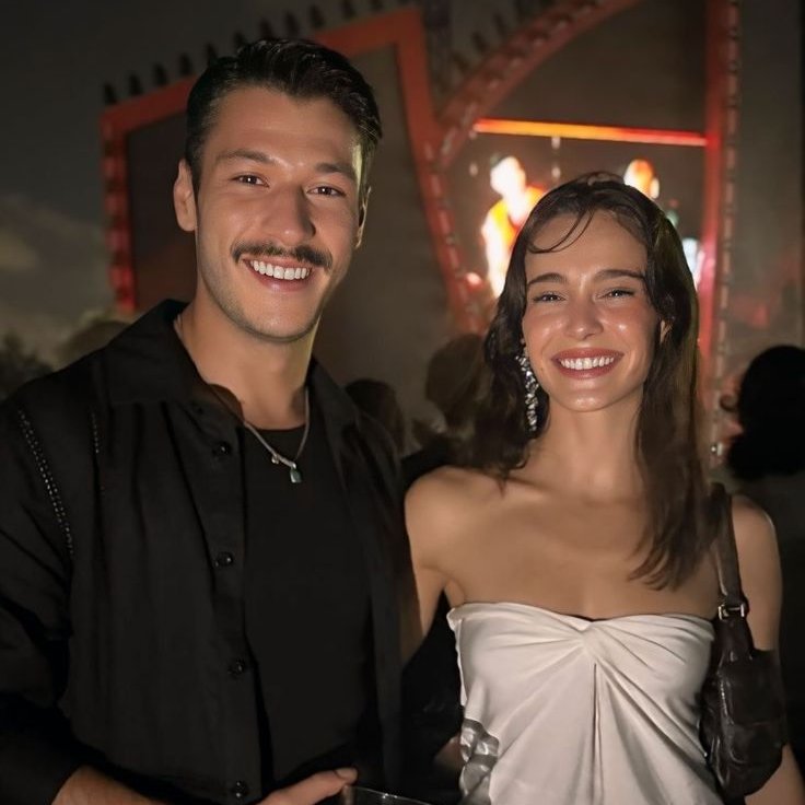 Kubilay Aka’nın halı sahadaki olası sakatlıklarına karşı sevgilisi Hafsanur Sancaktutan önlem aldı; ünlü oyuncu için özel sağlık sigortası yaptırdığı ortaya çıktı.