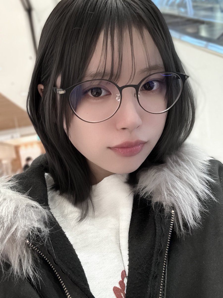 おにゅ〜めがねにした👓
