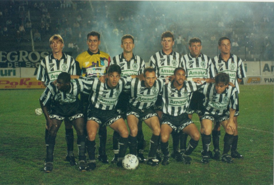 🌪️Figueirense 3x2 Olímpia🇵🇾
🗓️Neste dia há exatos 31 anos o Figueirense eliminava o Olimpia no Torneio Mercosul e se classificava para a semi final.
