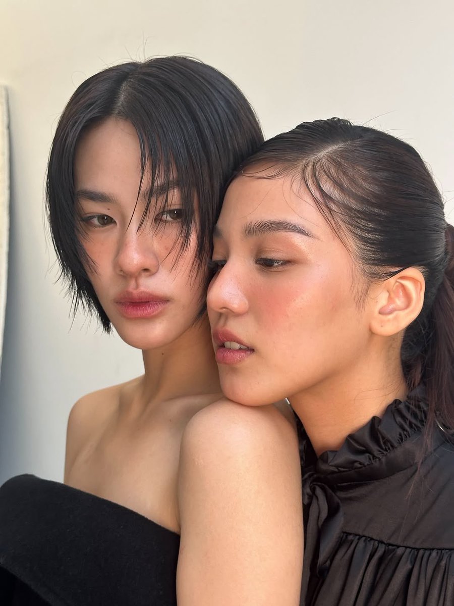 bonnieofficial_'s tweet image. [💌] 290126 emiamily IG Post Update 

Shortest ever💇🏻‍♀️

#emiamily