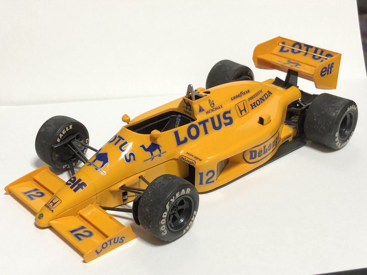 左 40年程前の父親の作品 右 ついこの間のマチニスの作品 セナと中島悟