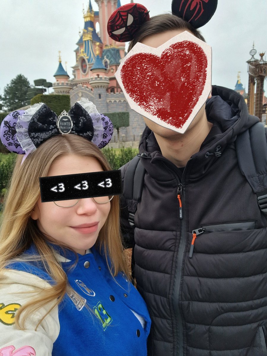 Went to Disneyland with my bf yesterday, fund by a fincuck ofc ! But it doesn't mean you don't have to reimburse it 🫴💸