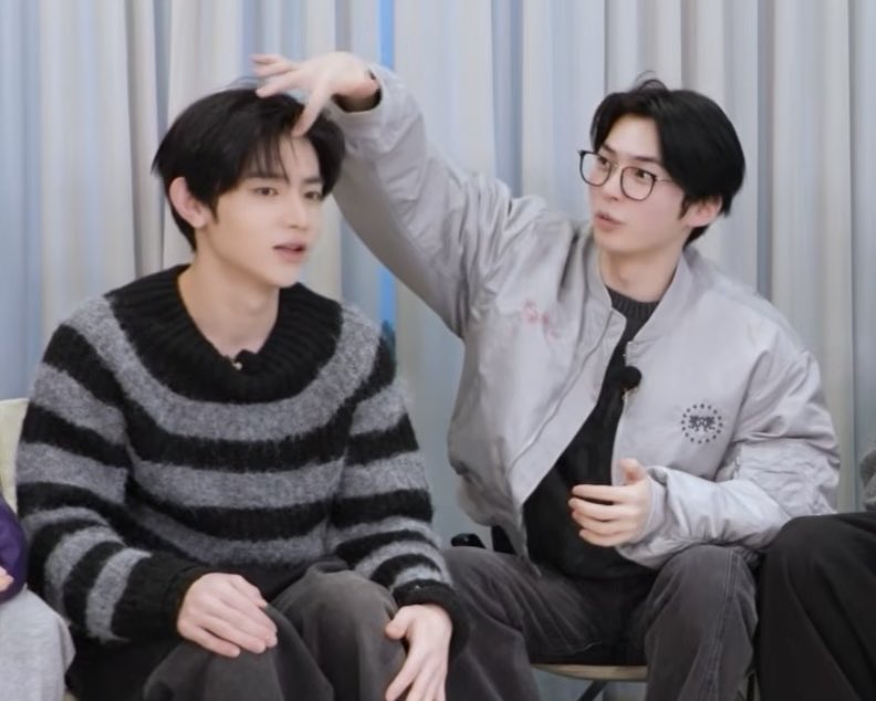 형아 머리는 언제 만져도 신기해